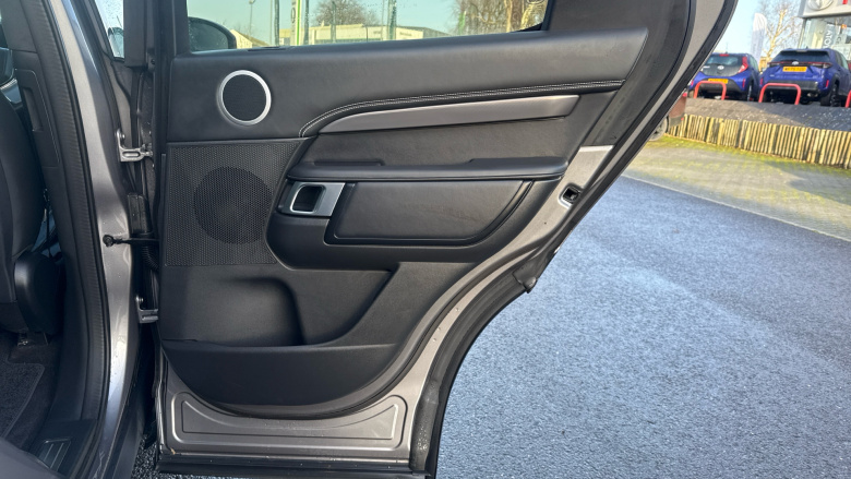 Land Rover Discovery 3.0 D300 Metropolitan Edition 5dr Auto Diesel Station Wagon